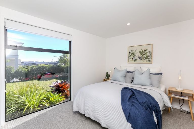 Photo of property in 25 Kotare Drive, Waiwhakaiho, New Plymouth, 4312