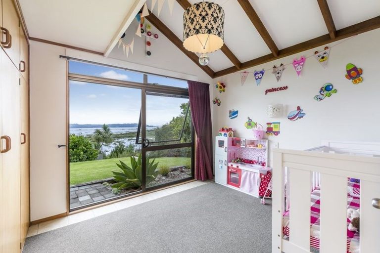 Photo of property in 1/44 Rewarewa Road, Te Atatu Peninsula, Auckland, 0610