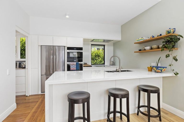 Photo of property in 6 Lochiel Road, Khandallah, Wellington, 6035