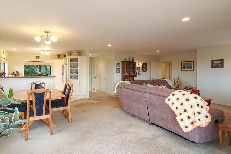 Photo of property in 98 Te Haumi Drive, Paihia, 0200