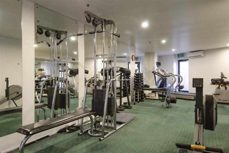 Photo of property in 5d/173 Hurstmere Road, Takapuna, Auckland, 0622