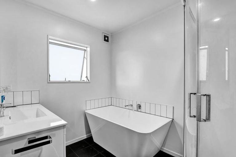 Photo of property in 52 Murray Avenue, Hawera, 4610