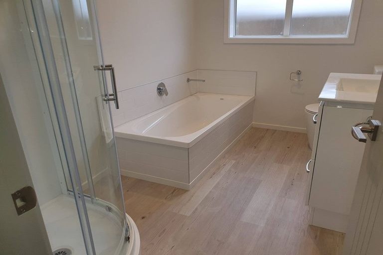 Photo of property in 43b Wainuiomata Road, Wainuiomata, Lower Hutt, 5014