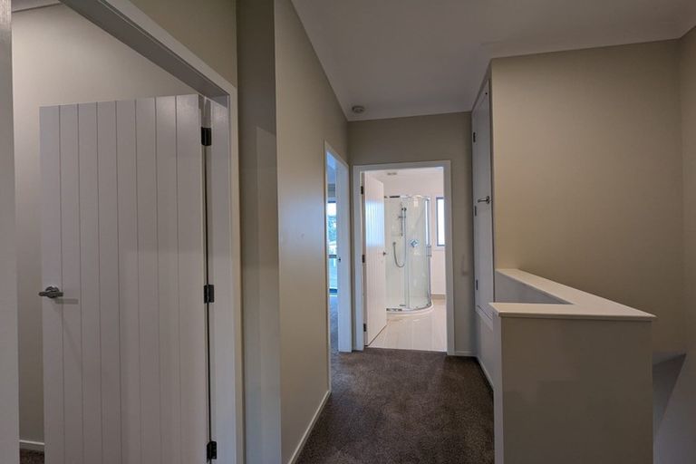 Photo of property in 1/19 Collins Avenue, Tawa, Wellington, 5028