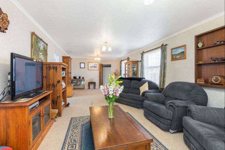 Photo of property in 40 Kimberley Grove, Westbrook, Palmerston North, 4412