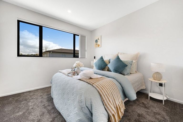 Photo of property in 25c Oteha Valley Road, Northcross, Auckland, 0632