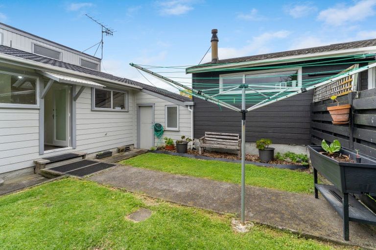 Photo of property in 6a Buckley Grove, Paraparaumu, 5032