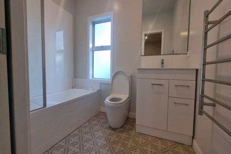 Photo of property in 9 Banks Road, Kawakawa Bay, Papakura, 2585