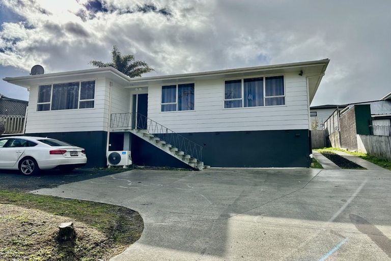 Photo of property in 48 Glynnbrooke Street, Te Atatu South, Auckland, 0610