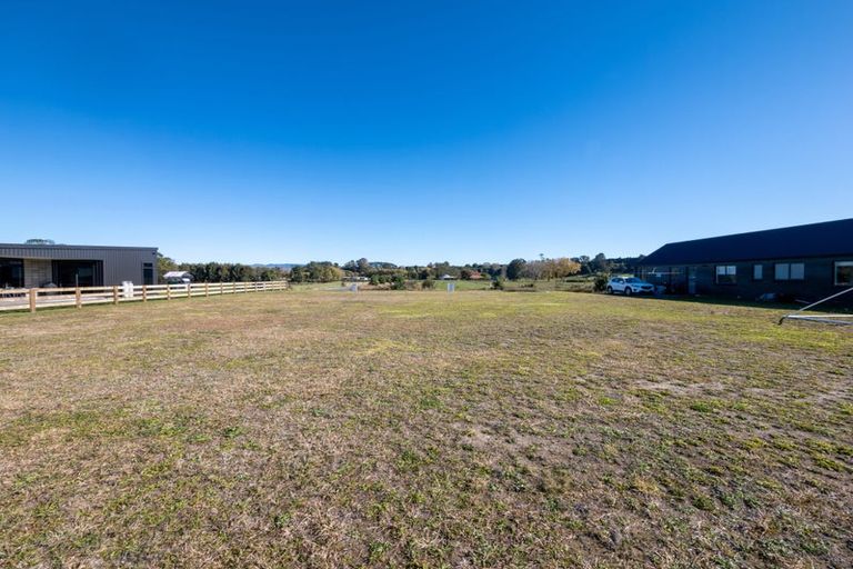 Photo of property in 14 Te Ara O Tahataharoa, Te Puna, Tauranga, 3176