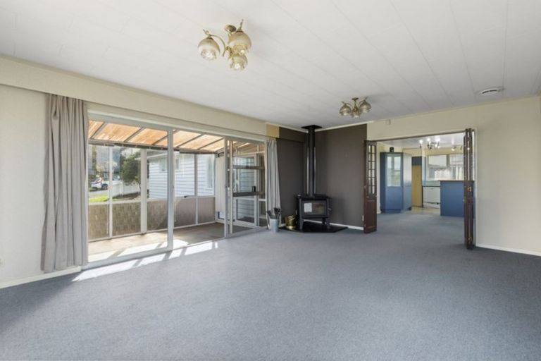 Photo of property in 9 Oakleigh Street, Maungaraki, Lower Hutt, 5010