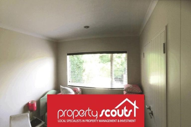 Photo of property in 5a Squirrel Lane, Browns Bay, Auckland, 0630