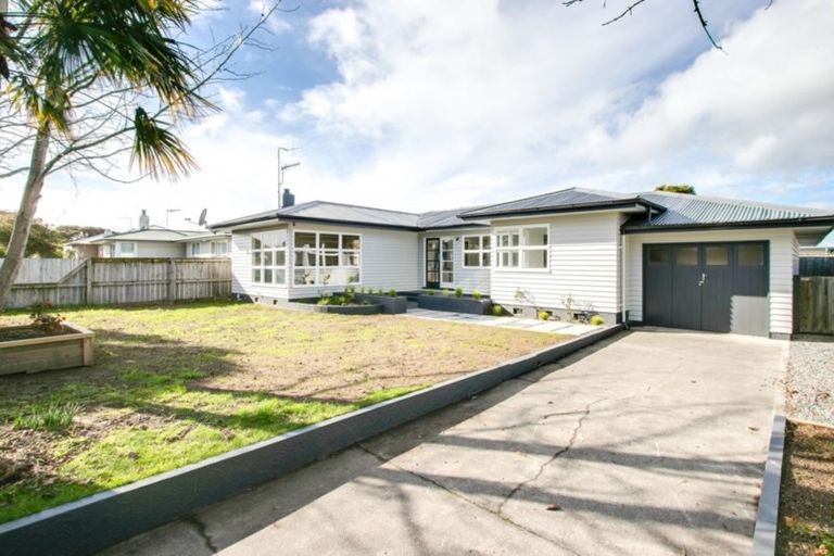 Photo of property in 12 Flanders Avenue, Onekawa, Napier, 4110