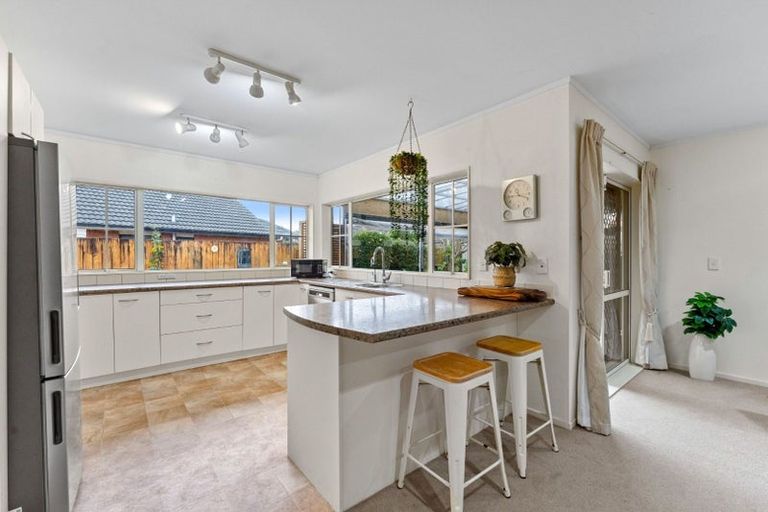 Photo of property in 6 Pono Place, Waiuku, 2123