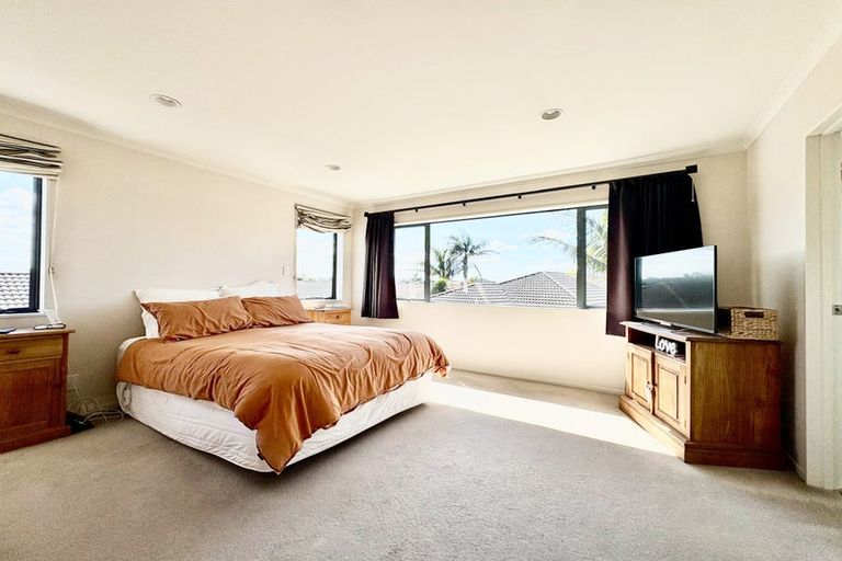 Photo of property in 6 Bellshill Close, Wattle Downs, Auckland, 2103