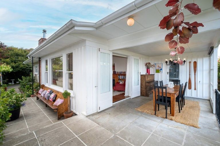 Photo of property in 14 Tauroa Road, Havelock North, 4130