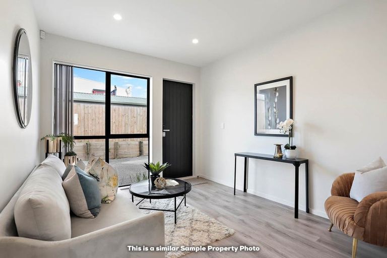 Photo of property in 1/60 Kelman Road, Kelston, Auckland, 0602