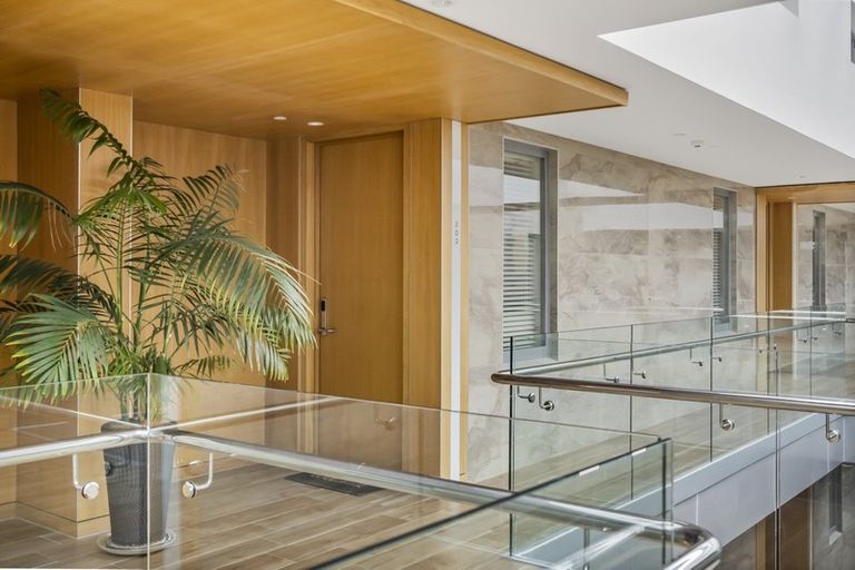 Photo of property in 203/585 Beach Road, Rothesay Bay, Auckland, 0630