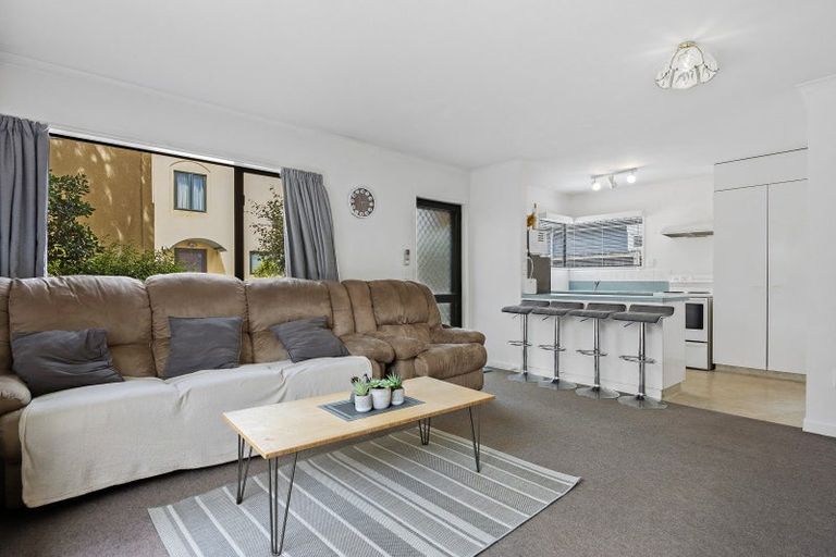 Photo of property in 2/36 Mathesons Road, Phillipstown, Christchurch, 8011