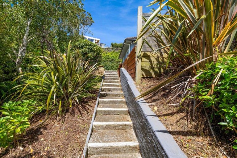 Photo of property in 29 Queens Road, Glen Avon, New Plymouth, 4312