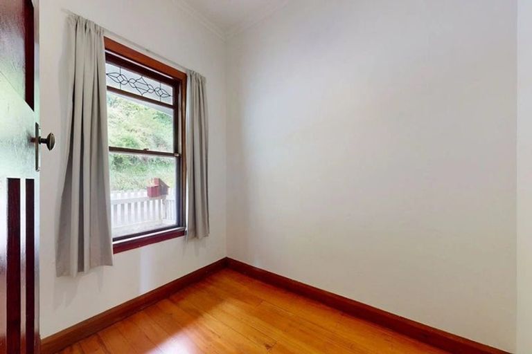 Photo of property in 140 Russell Terrace, Berhampore, Wellington, 6023