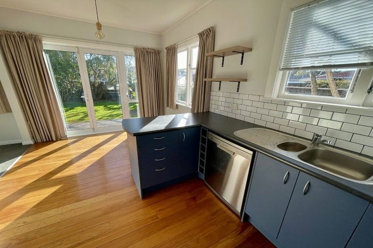 Photo of property in 19 Naenae Road, Naenae, Lower Hutt, 5011