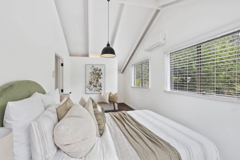 Photo of property in 755 West Coast Road, Oratia, Auckland, 0604