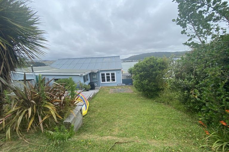 Photo of property in 7 Onepoto Road, Titahi Bay, Porirua, 5022