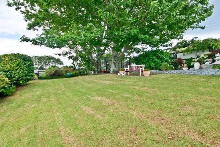 Photo of property in 209 Golf Road, Titirangi, Auckland, 0604