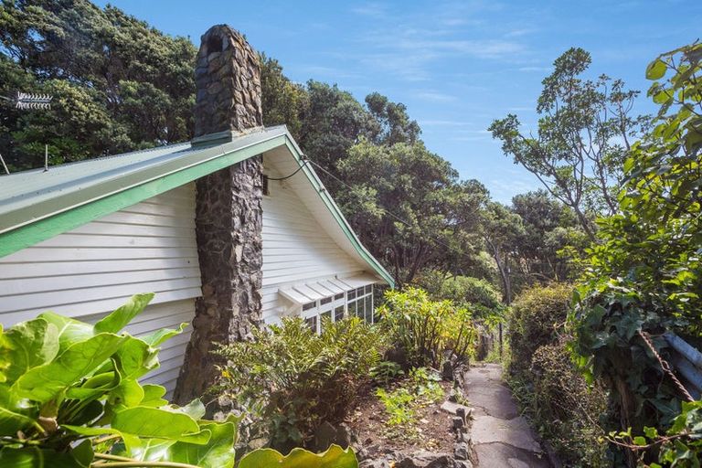Photo of property in 15 Pingau Street, Paekakariki, 5034