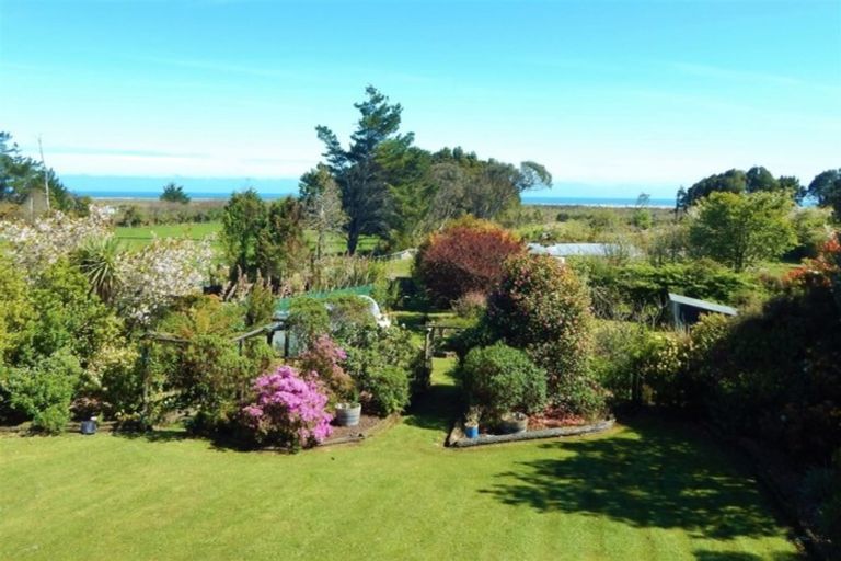 Photo of property in 78 Golf Links Road, Ruatapu, 7883