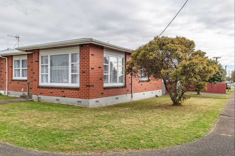 Photo of property in 57 Weraroa Road, Levin, 5510