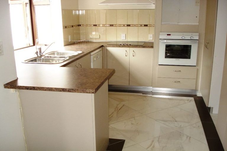 Photo of property in 1/10 Cambric Place, Botany Downs, Auckland, 2010