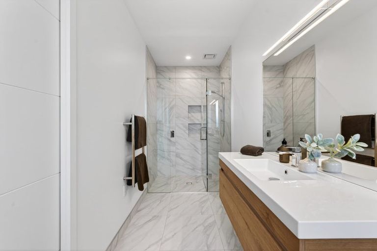 Photo of property in 7 Annie Aranui Drive, Poraiti, 4182