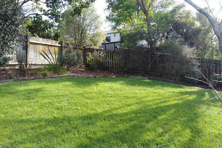 Photo of property in 11 Arde Place, Massey, Auckland, 0614