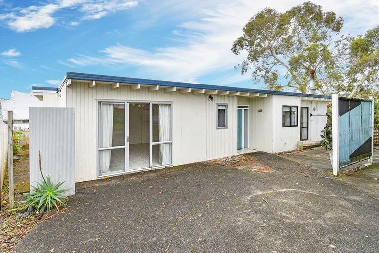 Photo of property in 20 Ganymede Place, Half Moon Bay, Auckland, 2012