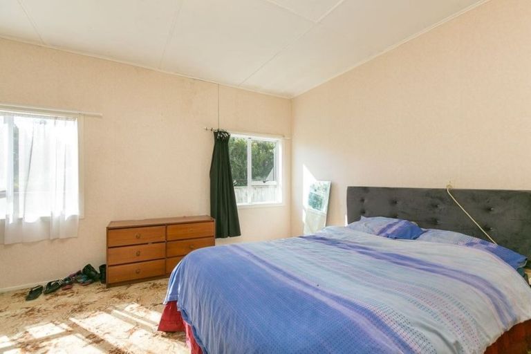 Photo of property in 464 South Road, Omata, New Plymouth, 4374