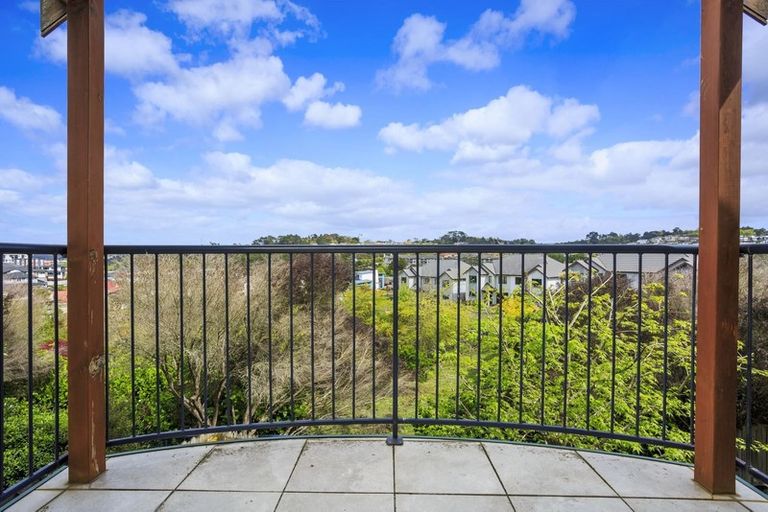 Photo of property in 95 Fields Parade, Oteha, Auckland, 0632