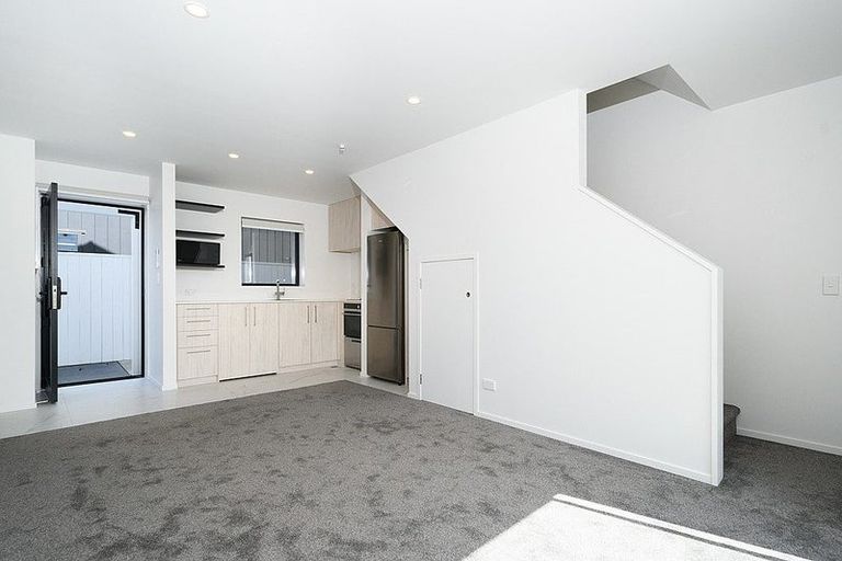 Photo of property in 9/87 Taikata Road, Te Atatu Peninsula, Auckland, 0610