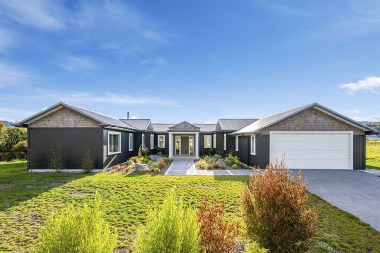 Photo of property in 56 Oakdale Drive, Kinloch, Taupo, 3377