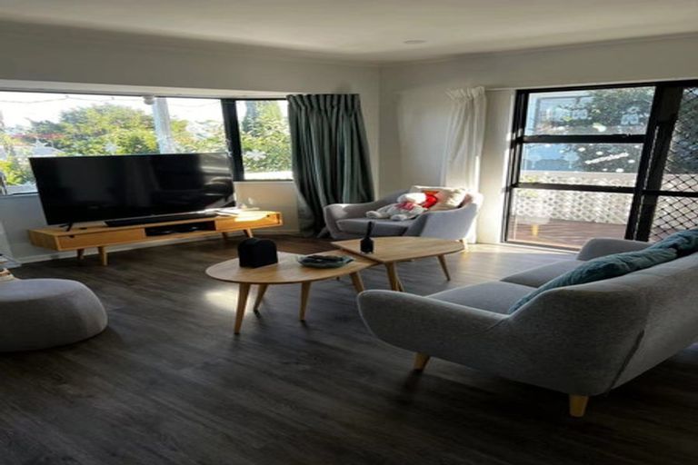 Photo of property in 1/21 Raines Avenue, Forrest Hill, Auckland, 0620