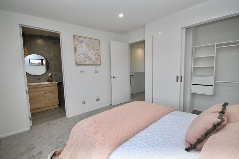 Photo of property in 123e Sunnynook Road, Forrest Hill, Auckland, 0620