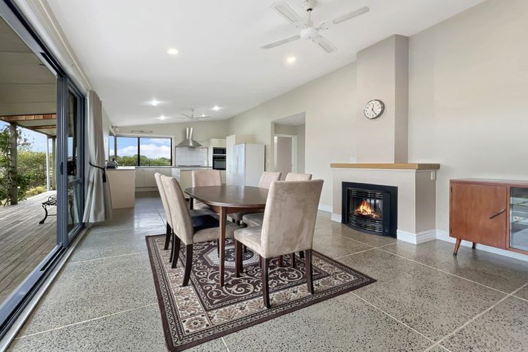 Photo of property in 10 Pohutukawa Avenue, Kaiaua, Pokeno, 2473