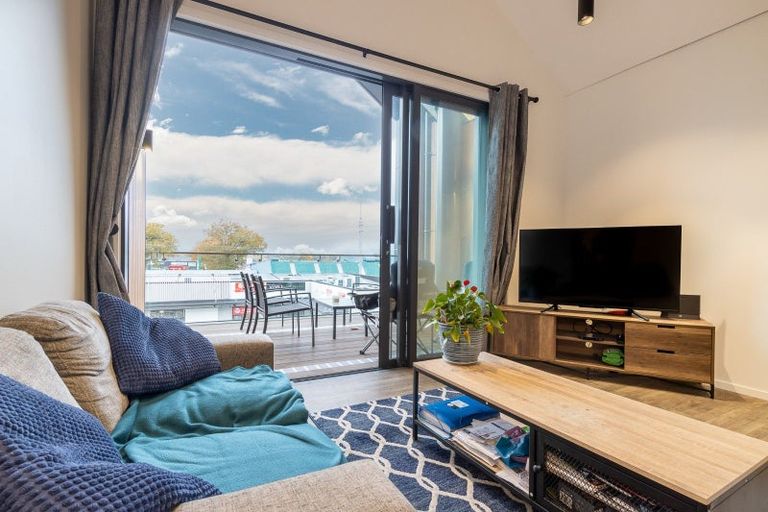 Photo of property in 34a Lake Street, Cambridge, 3434