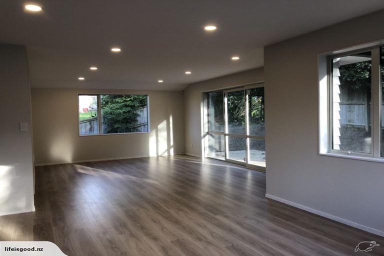 Photo of property in 5a Taurus Crescent, Beach Haven, Auckland, 0626