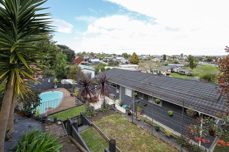 Photo of property in 24 Rothesay Place, Dinsdale, Hamilton, 3204