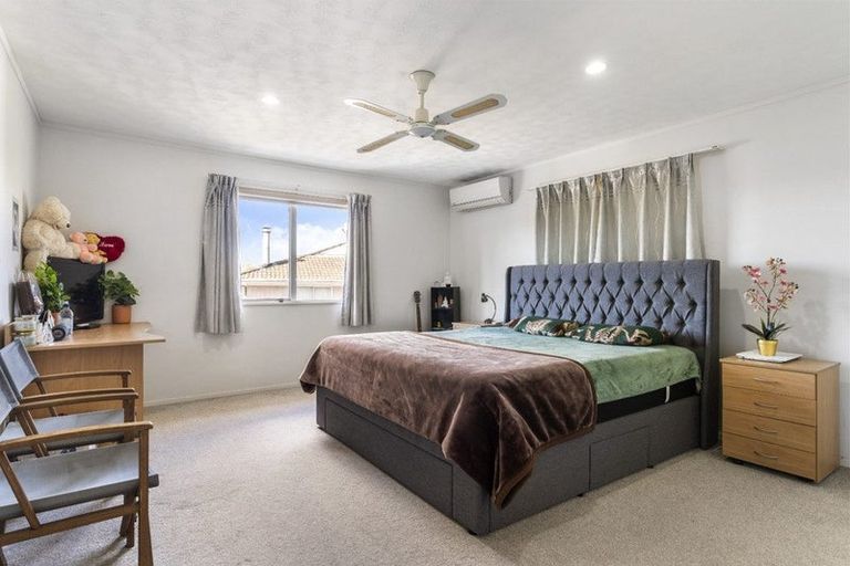 Photo of property in 60 Kohekohe Street, New Lynn, Auckland, 0600