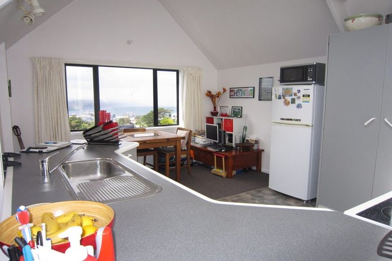 Photo of property in 12a Ashton Fitchett Drive, Brooklyn, Wellington, 6021