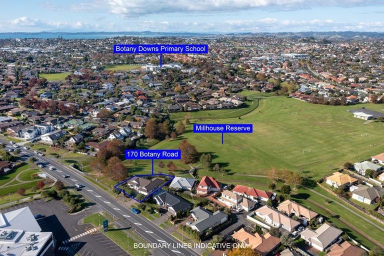 Photo of property in 170 Botany Road, Botany Downs, Auckland, 2010