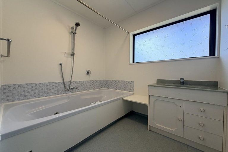 Photo of property in 35 Old South Road, Okato, 4335